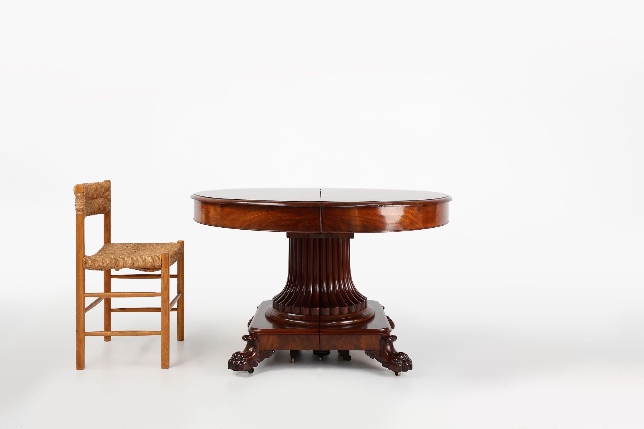 Extendable Antique English Dining Table in Victorian style, ca. 1830thumbnail